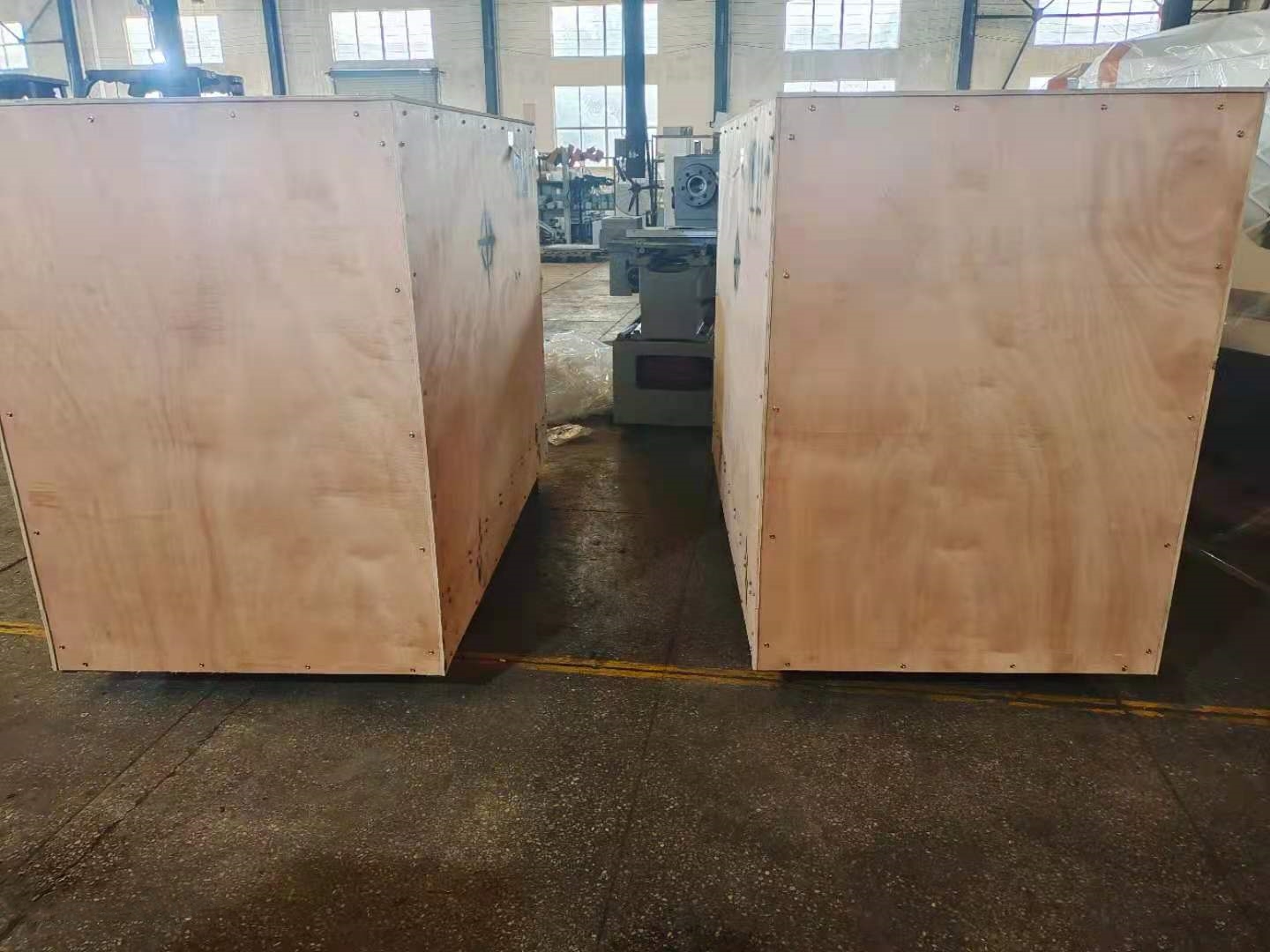 Multi Gear CNC Lathe packaging photos